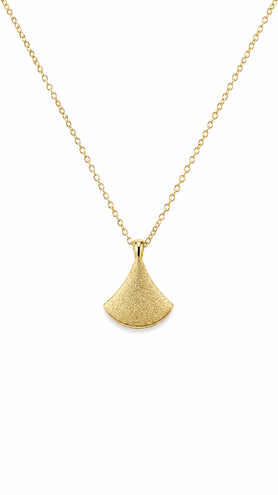 18K Gold Minimalist Teardrop Necklace.