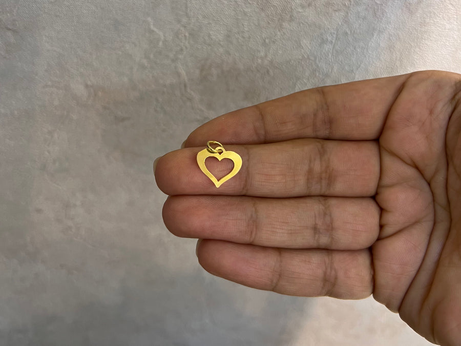 18k gold pendant deals